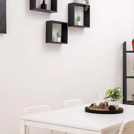 Charming With Garden View Apartment *